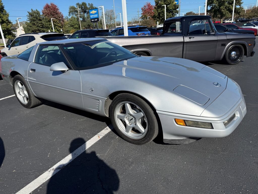 Used 1996 Chevrolet Corvette Coupe RWD image 4