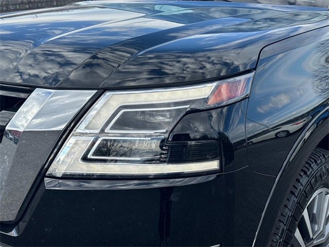 Certified 2022 Nissan Armada SL w/ Captain's Chairs Package image 11