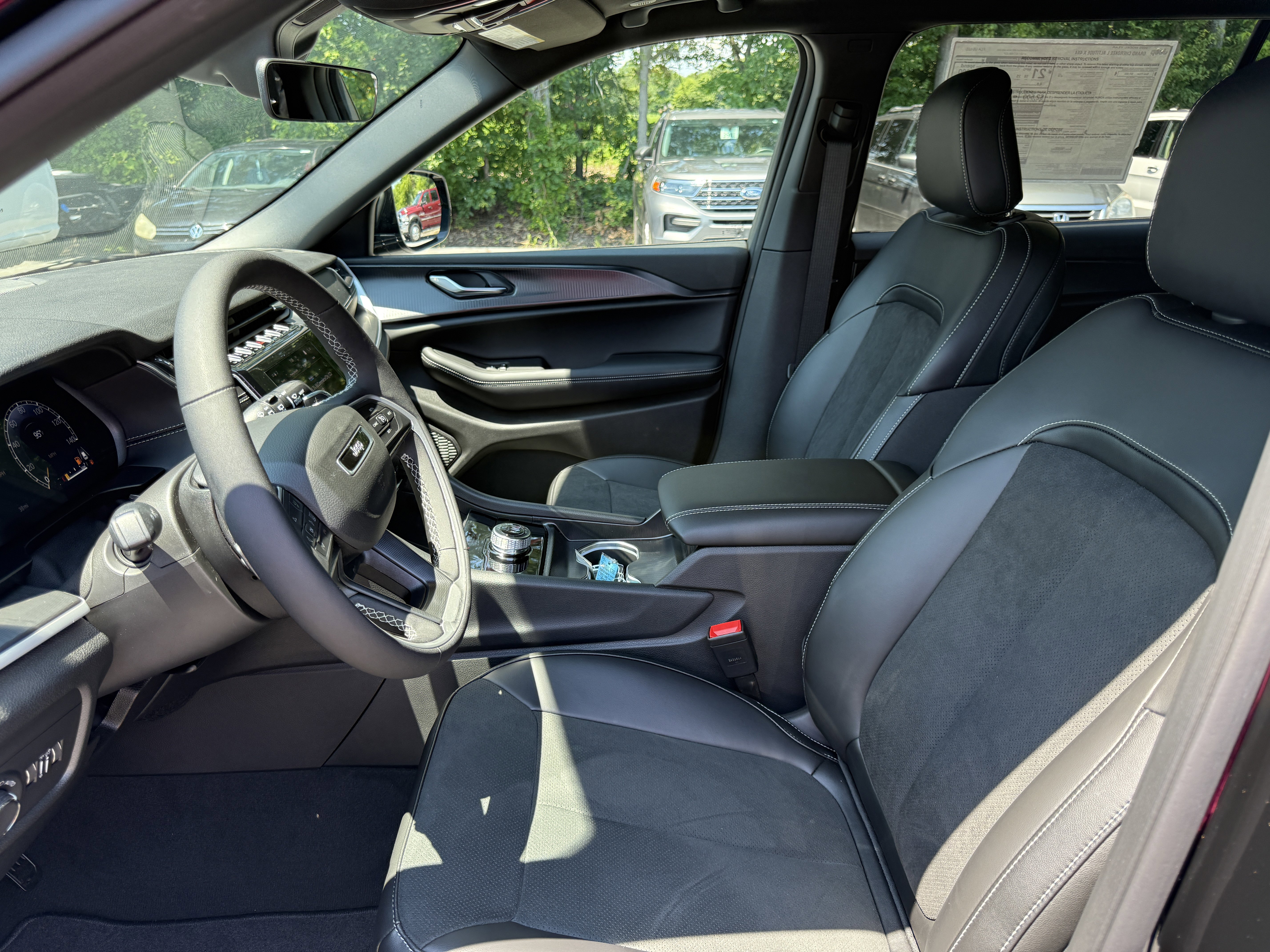 New 2025 Jeep Grand Cherokee L Altitude image 15