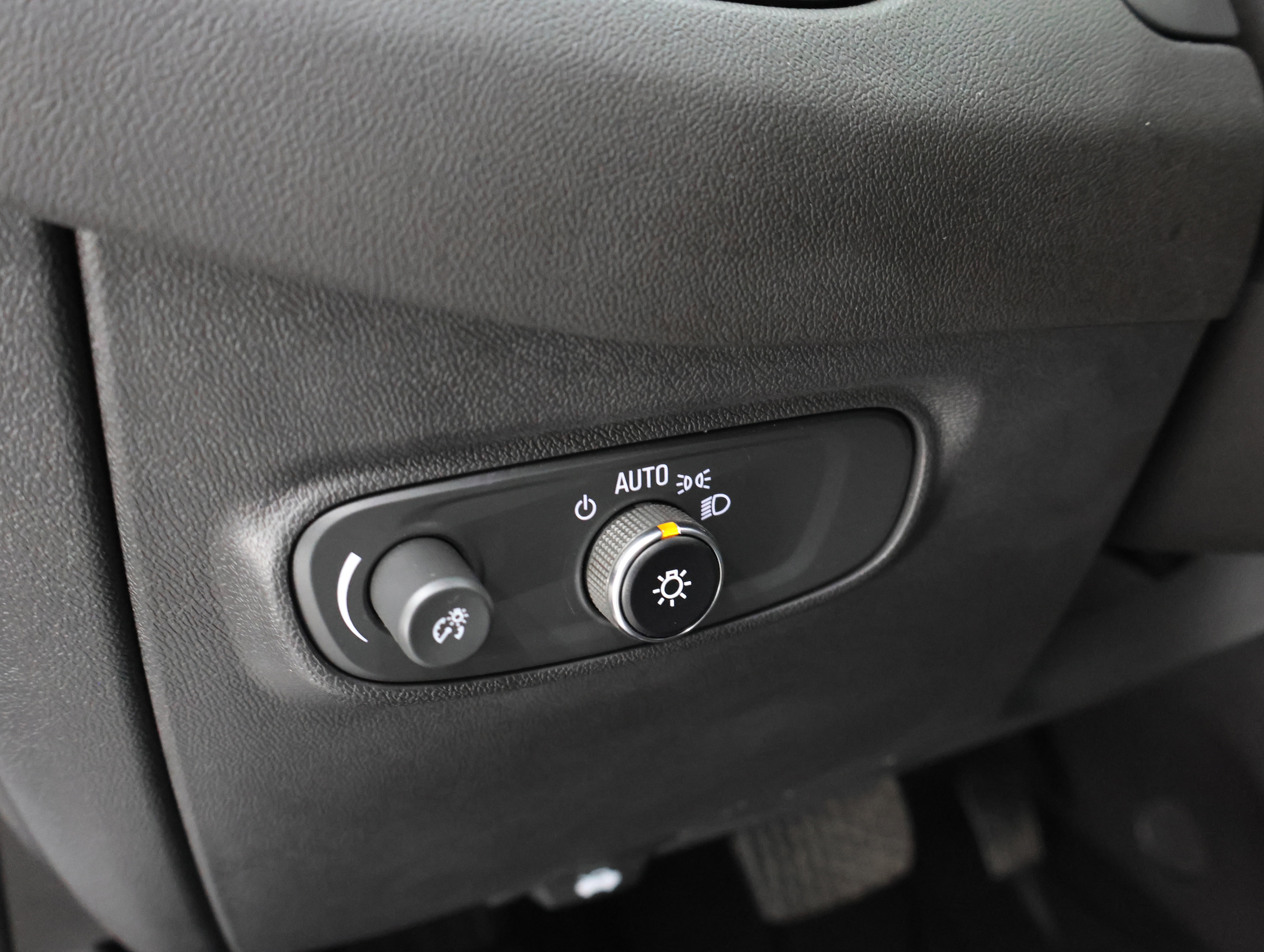 Used 2024 Chevrolet Equinox RS w/ LPO, Floor Liner Package AWD/4WD image 42