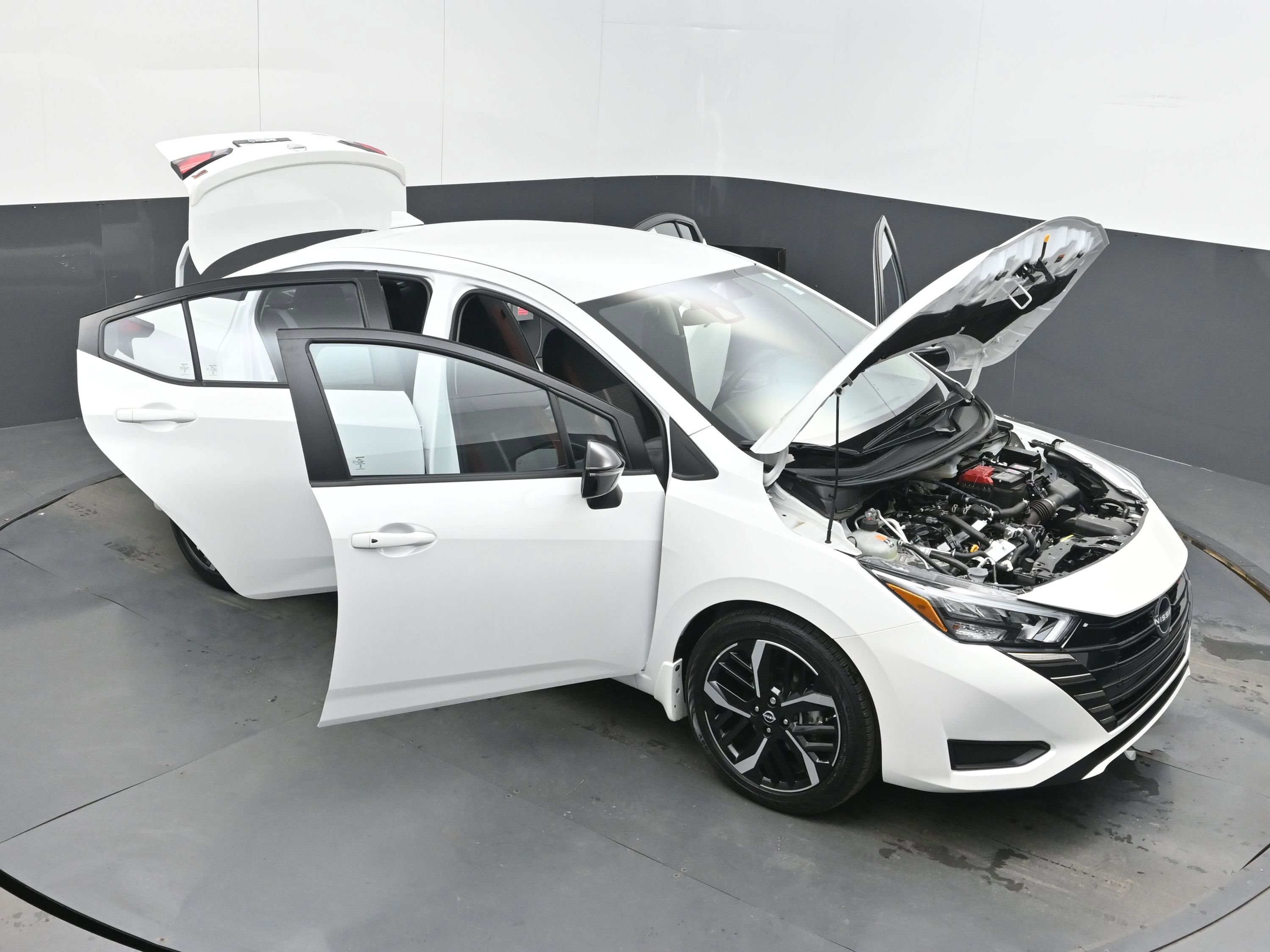 Certified 2025 Nissan Versa SR w/ Trunk Package image 39