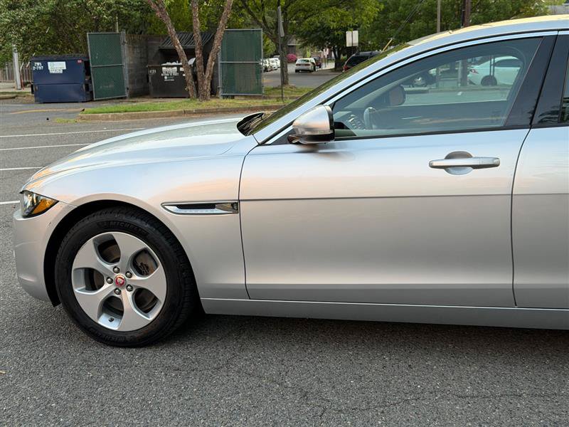 Used 2017 Jaguar XE Premium AWD/4WD image 12