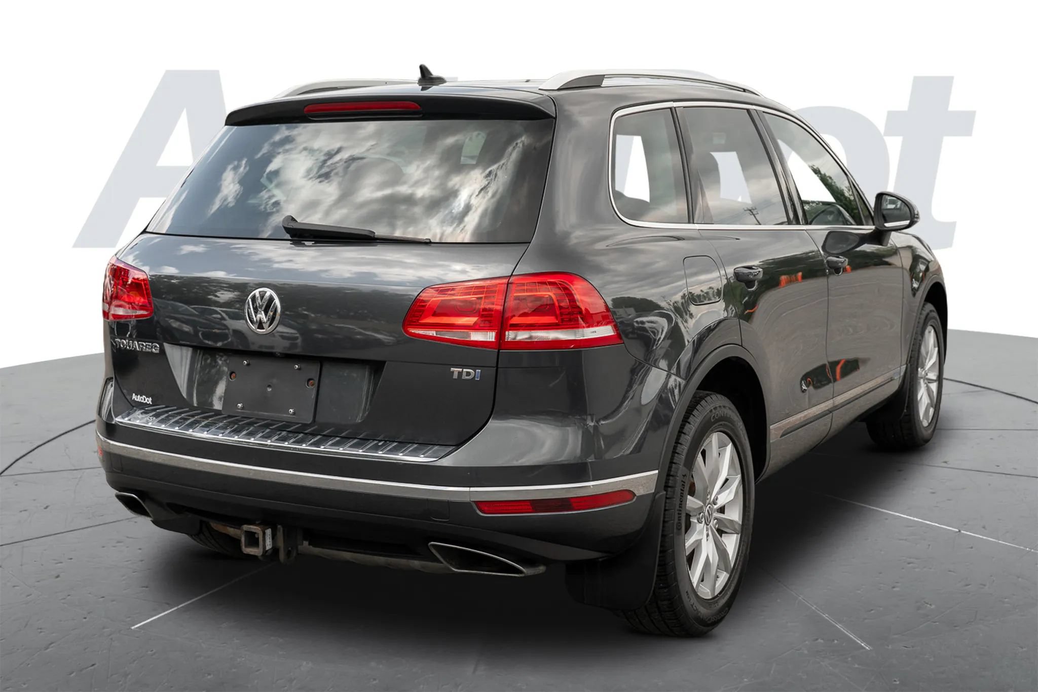 Used 2016 Volkswagen Touareg Sport AWD/4WD image 3