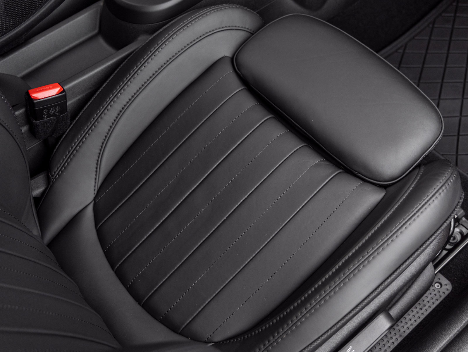 Used 2023 MINI Cooper John Cooper Works FWD image 43