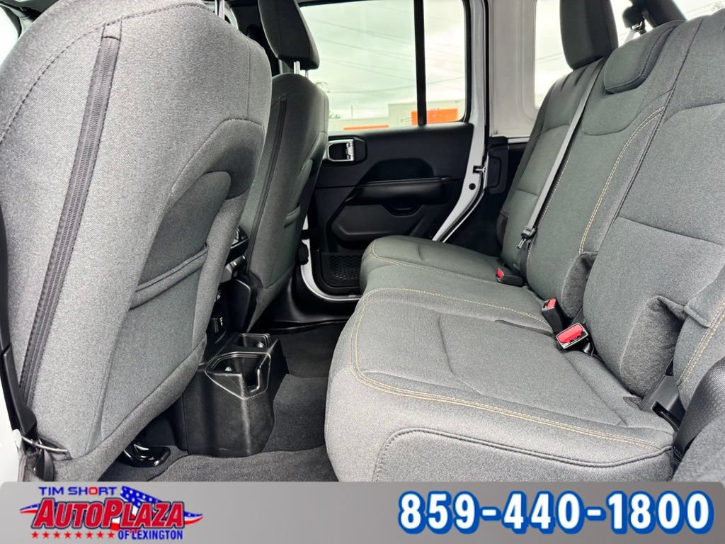 Used 2026 Jeep Wrangler Unlimited Sahara AWD/4WD image 34