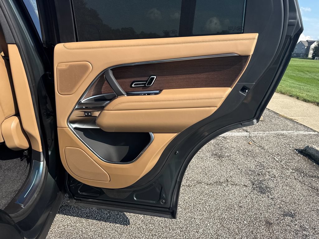 New 2026 Land Rover Range Rover SE AWD/4WD image 16