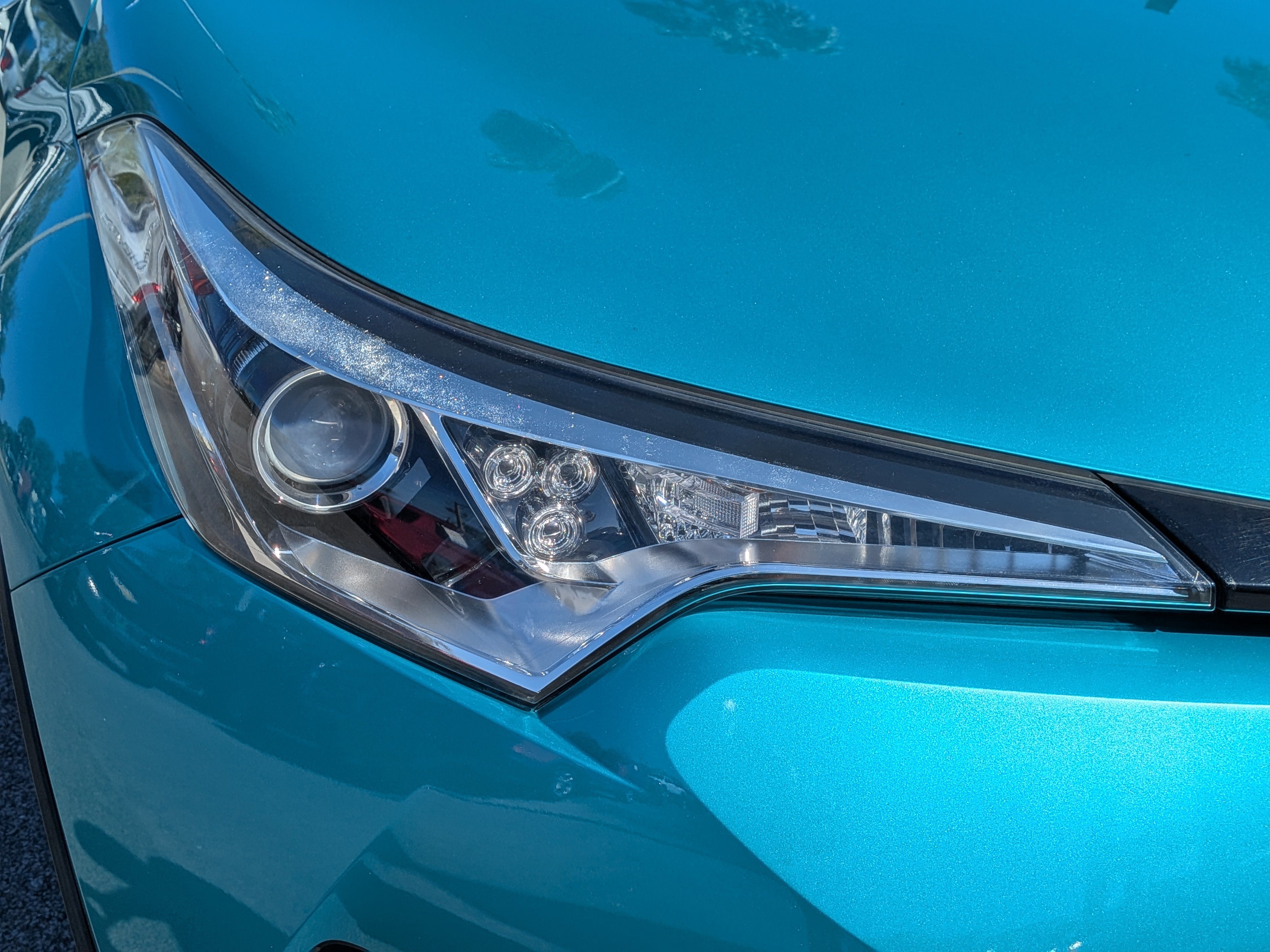 Used 2018 Toyota C-HR XLE image 9