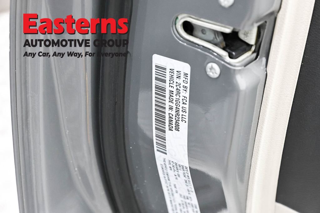 Used 2022 Chrysler Pacifica Limited FWD image 25