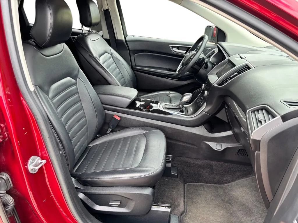 Used 2017 Ford Edge SEL w/ Equipment Group 201A AWD/4WD image 33