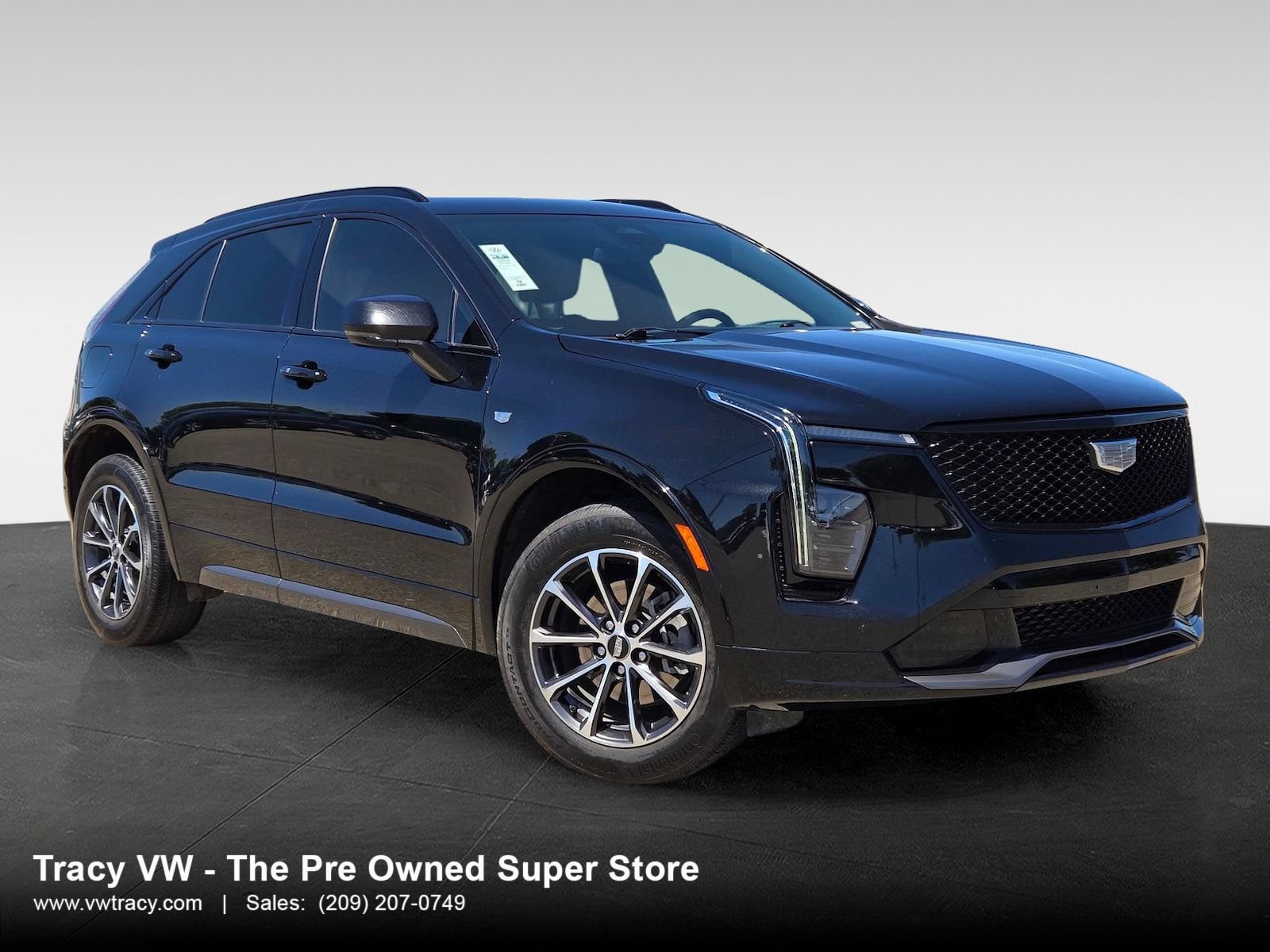 Used 2024 Cadillac XT4 Sport FWD image 1
