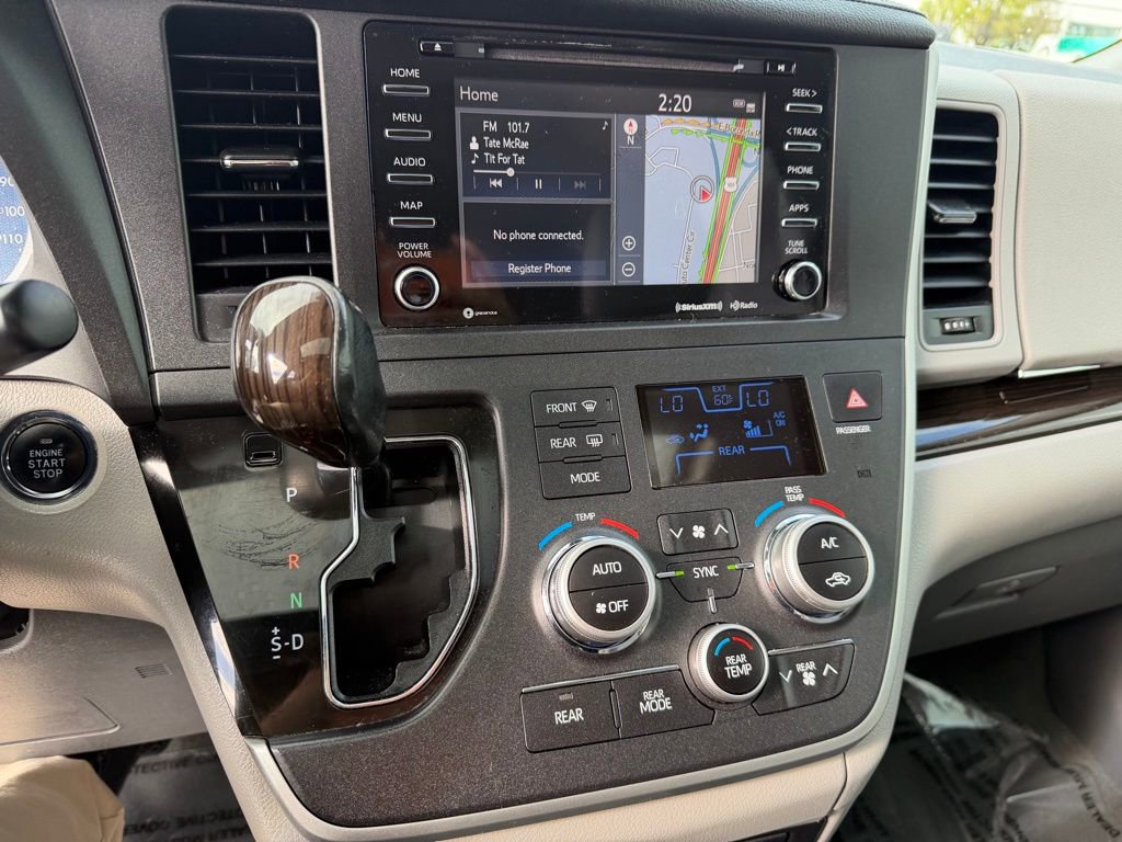 Used 2020 Toyota Sienna XLE Premium w/ Protection Package image 21