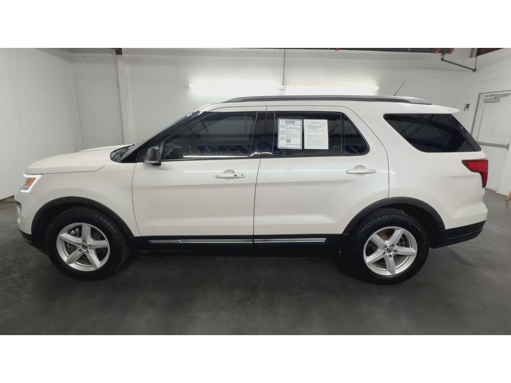 Used 2019 Ford Explorer XLT w/ Equipment Group 202A FWD image 5