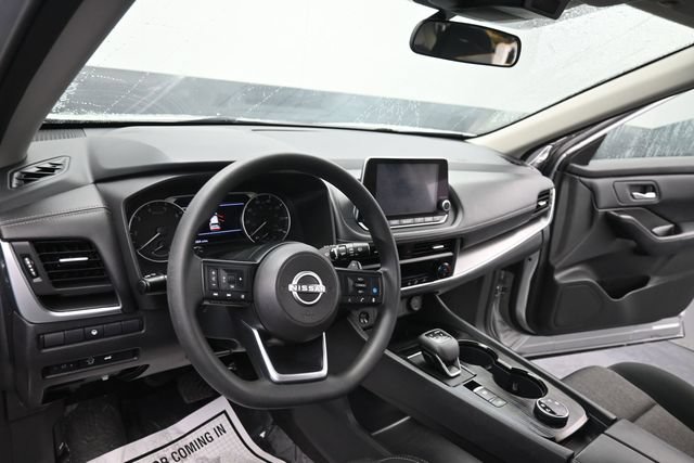 Used 2024 Nissan Rogue SV AWD/4WD image 14