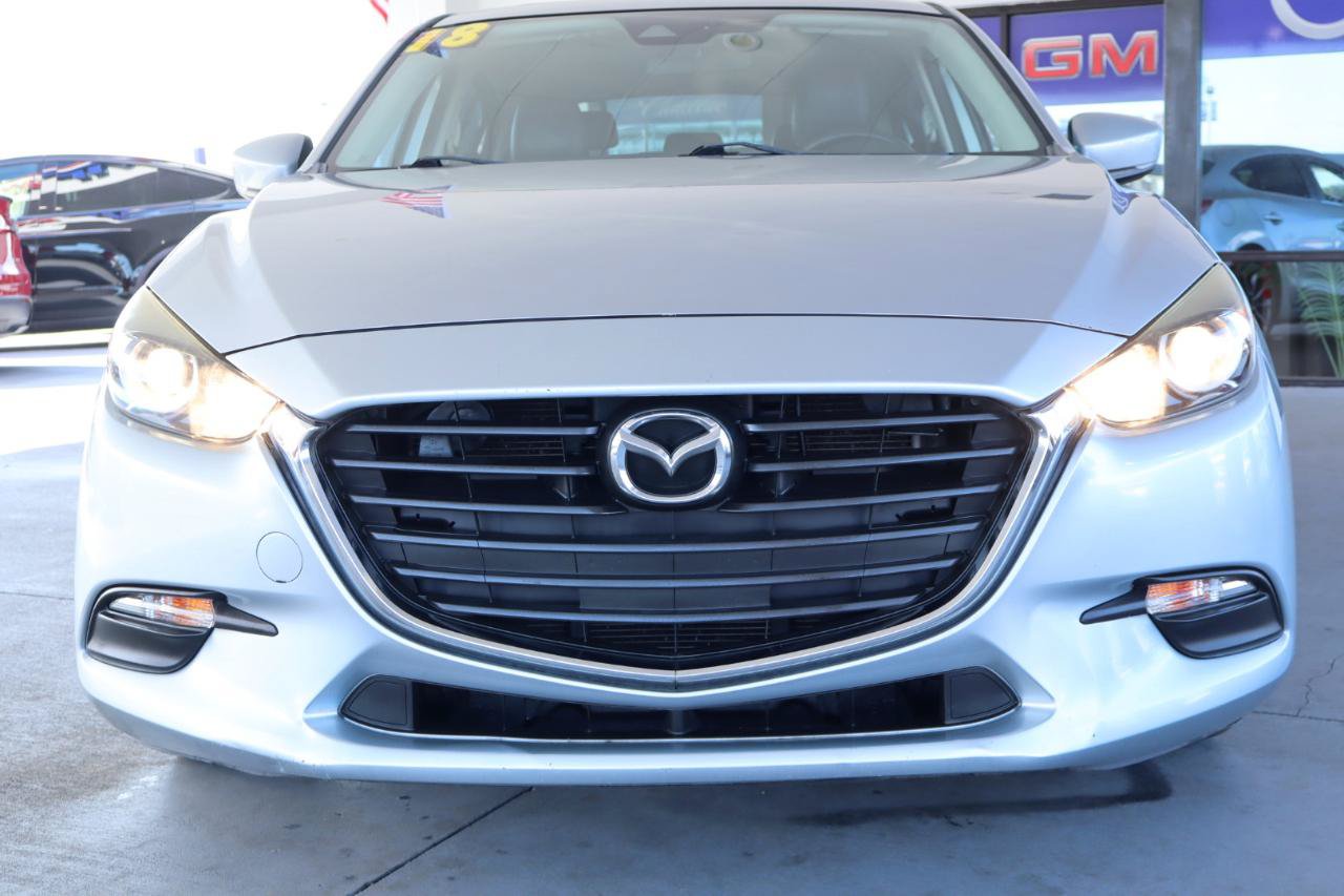 Used 2018 MAZDA MAZDA3 Touring FWD image 11