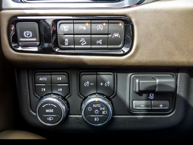 New 2026 GMC Yukon Denali Ultimate w/ LPO, Hit The Road Package AWD/4WD image 22