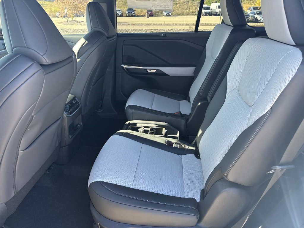 New 2026 Lexus TX 500h AWD image 12