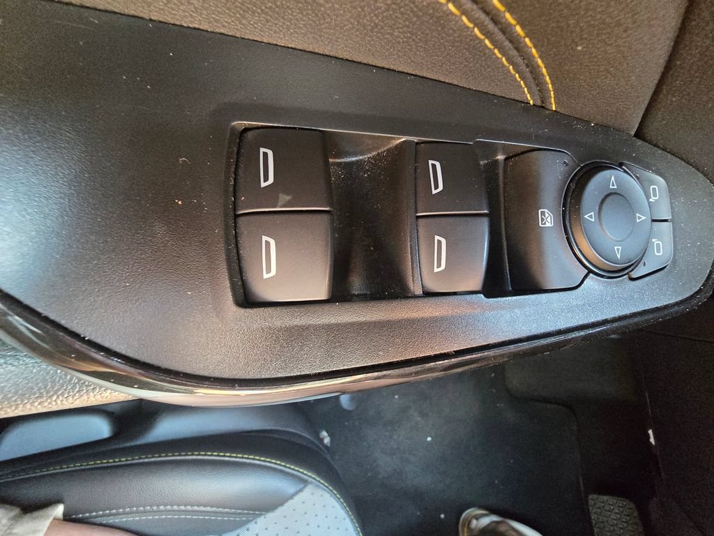 Used 2025 Chevrolet Trax LT FWD image 20