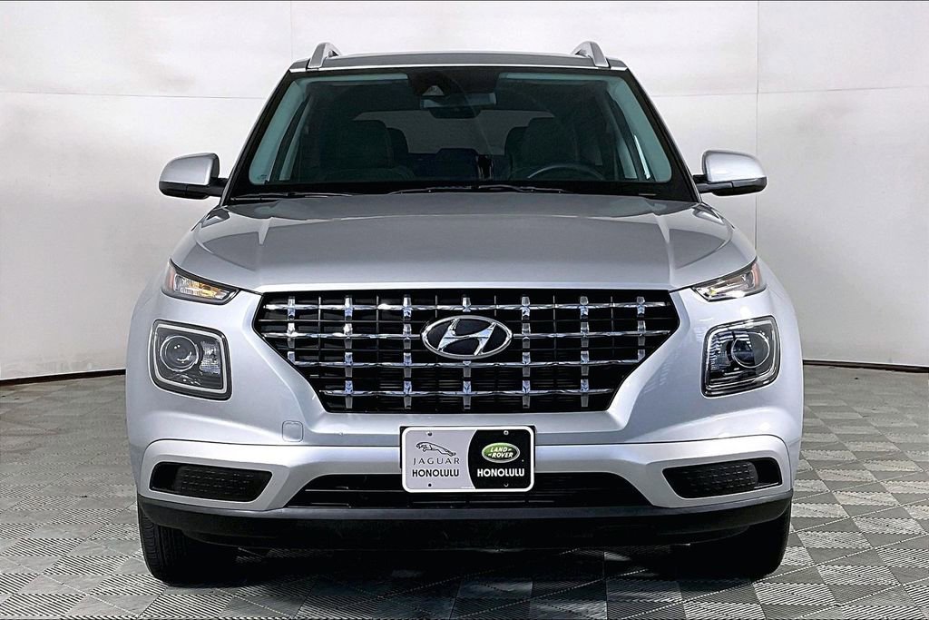 Used 2022 Hyundai Venue SEL image 2