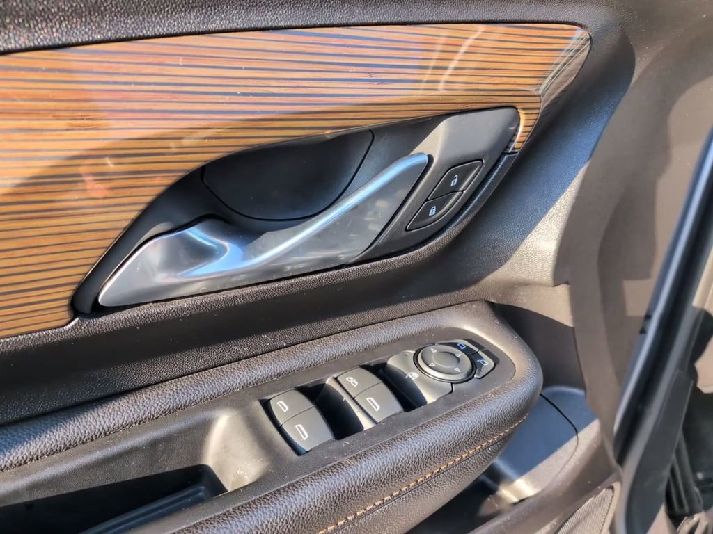 Used 2018 GMC Terrain SLE w/ Driver Convenience Package image 13