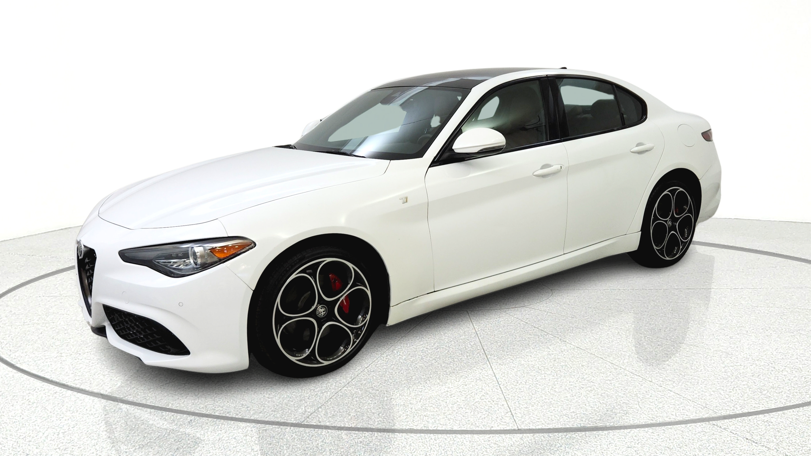 Used 2023 Alfa Romeo Giulia Ti w/ Active Assist Plus Package AWD/4WD image 3
