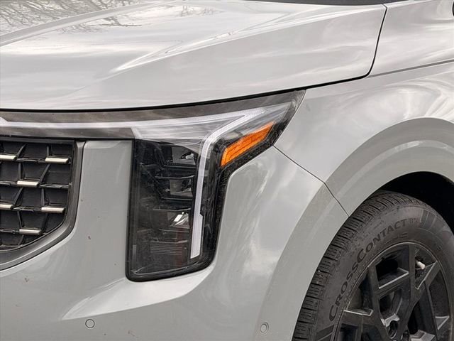 Used 2025 Kia Carnival SX w/ SX Dark Edition Package image 5