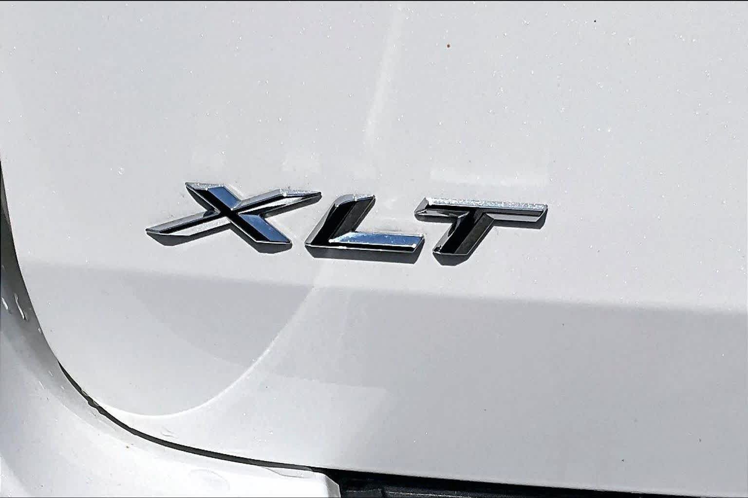 Used 2024 Ford Explorer XLT AWD/4WD image 10