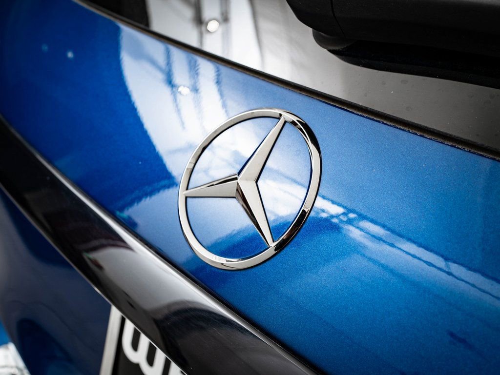 Used 2024 Mercedes-Benz GLC 300 4MATIC w/ AMG Line image 18