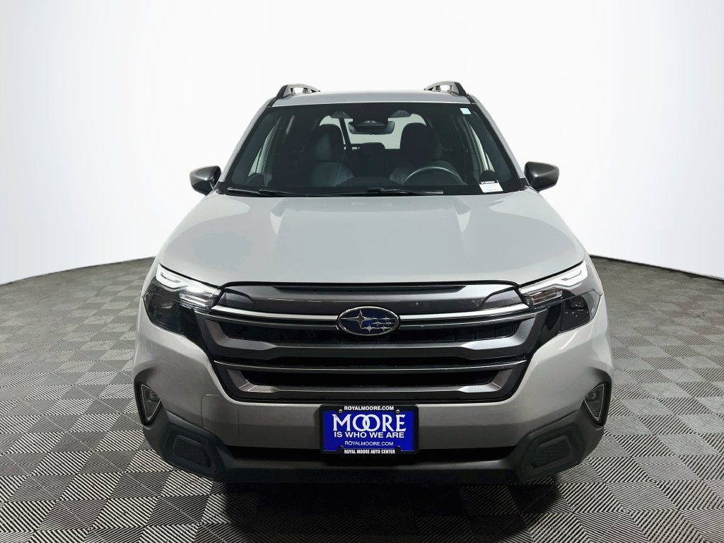 Used 2025 Subaru Forester Premium AWD/4WD image 2