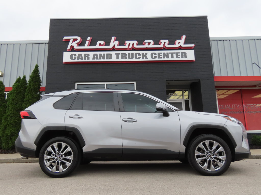 Used 2024 Toyota RAV4 XLE Premium AWD/4WD image 3