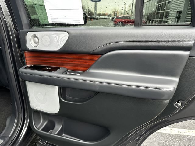 Used 2024 Lincoln Navigator Reserve image 40