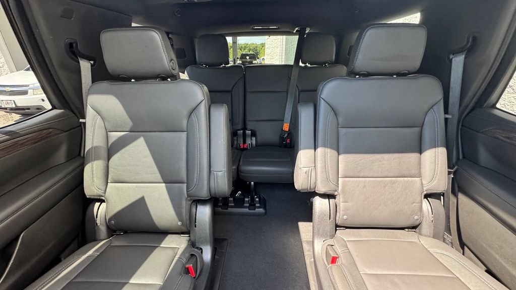 Used 2022 Chevrolet Tahoe LT w/ Luxury Package AWD/4WD image 33