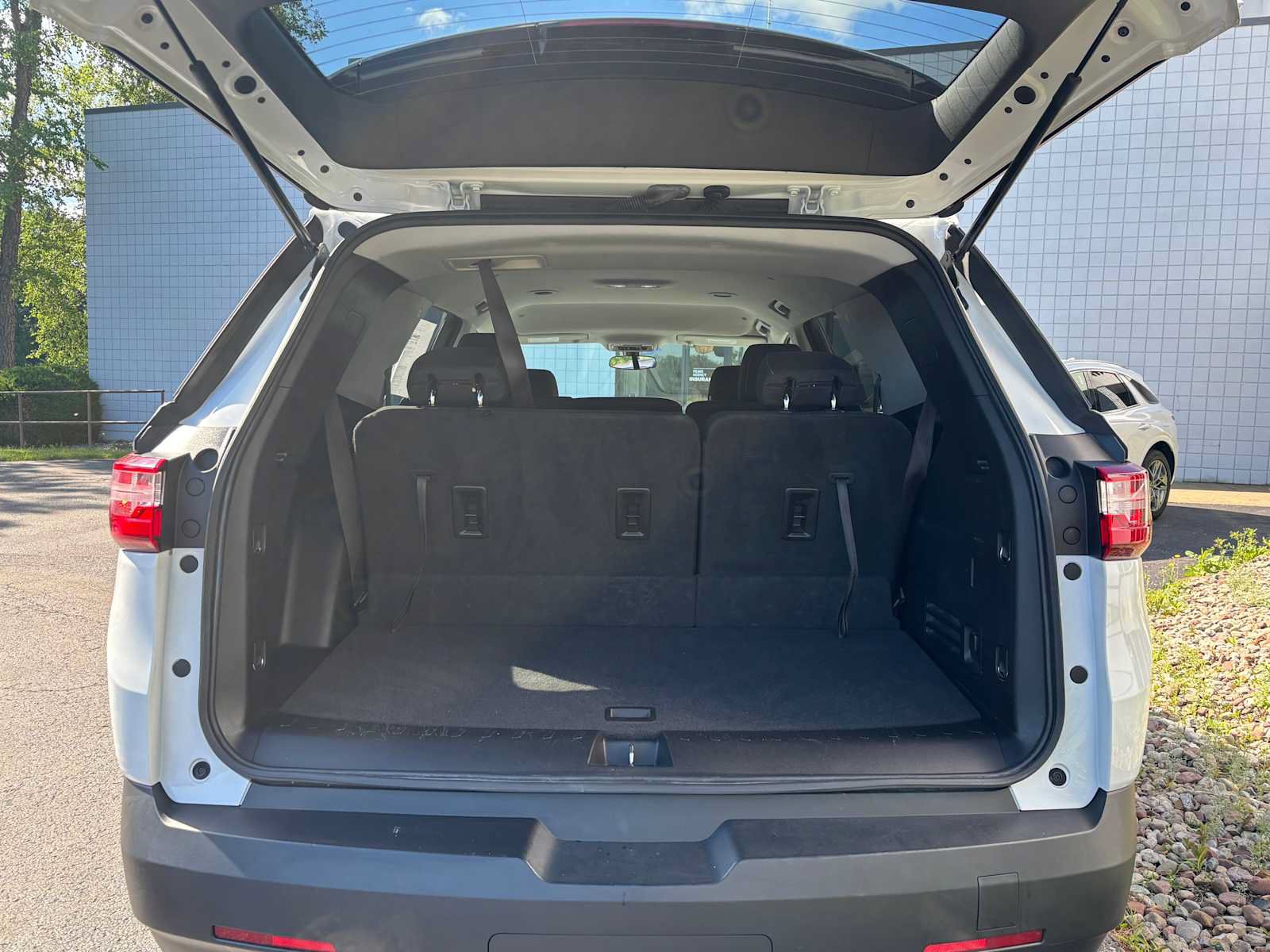 Used 2021 Chevrolet Traverse LS AWD/4WD image 6