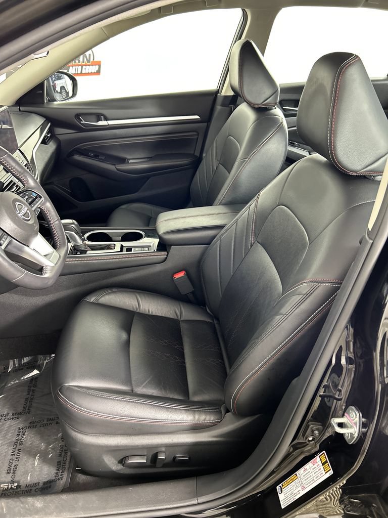 Used 2023 Nissan Altima 2.0 SR FWD image 13