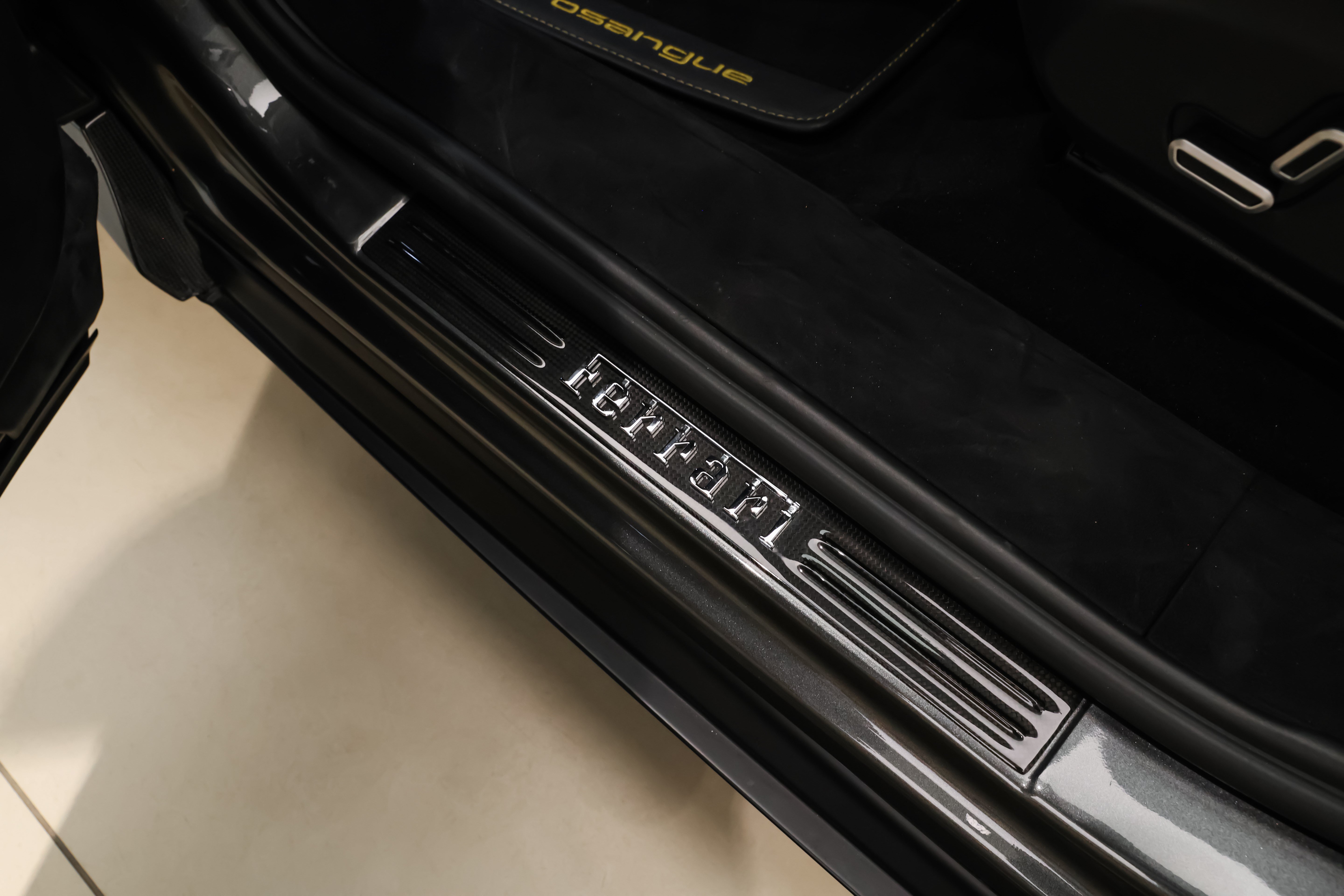 Used 2025 Ferrari Purosangue AWD/4WD image 14