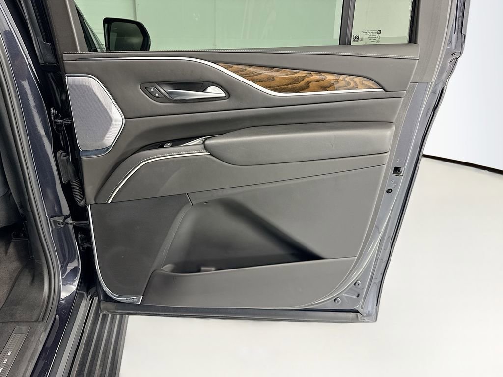 Used 2023 Cadillac Escalade ESV Sport Platinum w/ LPO, ONYX Package image 26
