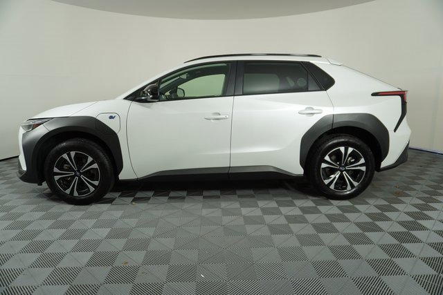 Used 2024 Subaru Solterra Premium w/ Premium Package image 4