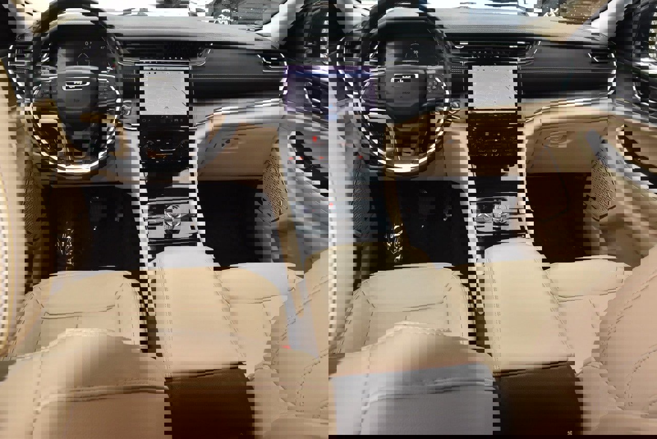 Used 2022 Jeep Grand Cherokee L Limited image 17