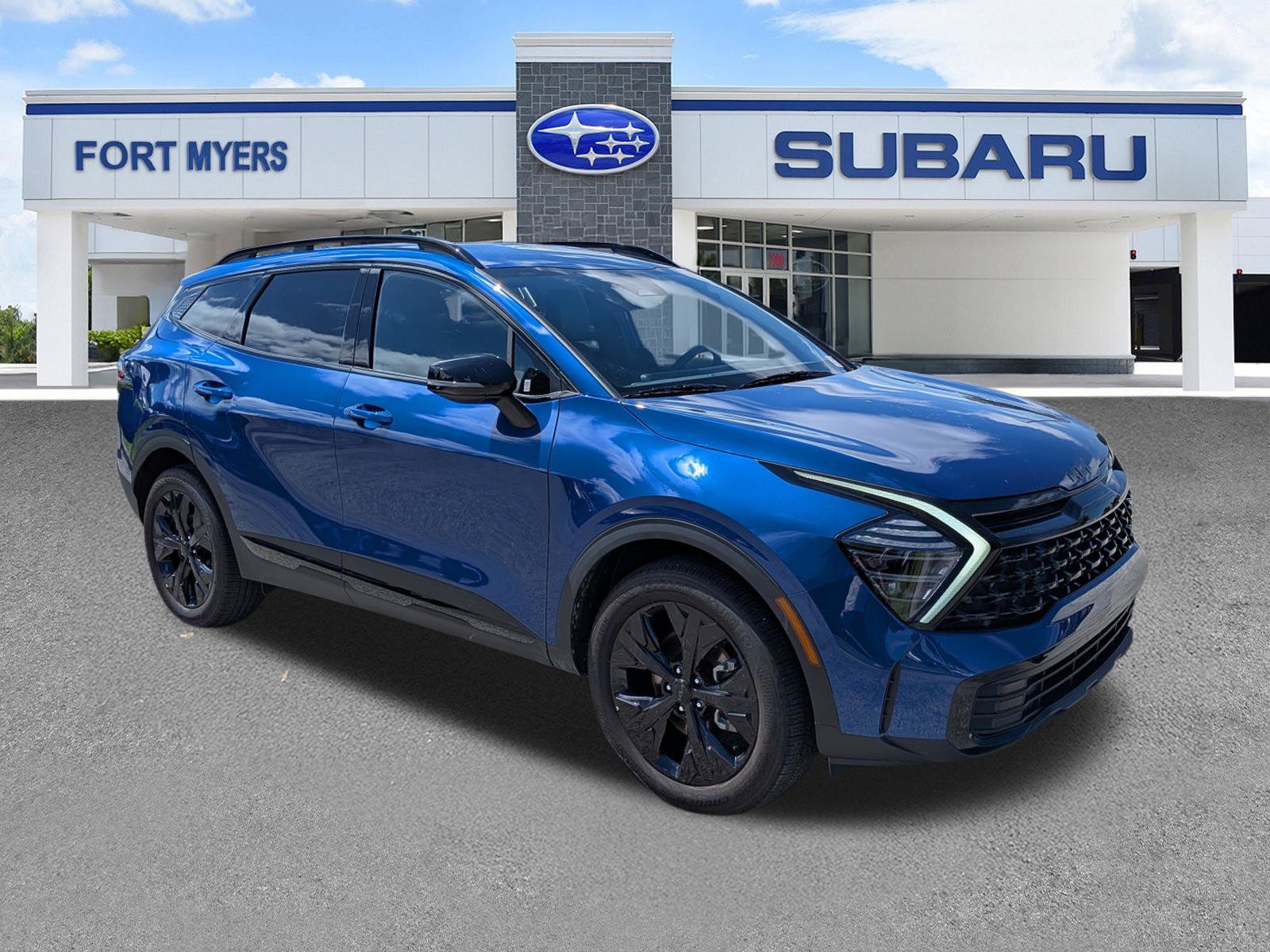 Used 2025 Kia Sportage X-Line AWD/4WD image 2