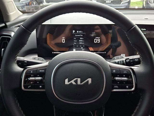 Used 2025 Kia Sorento S AWD/4WD image 19