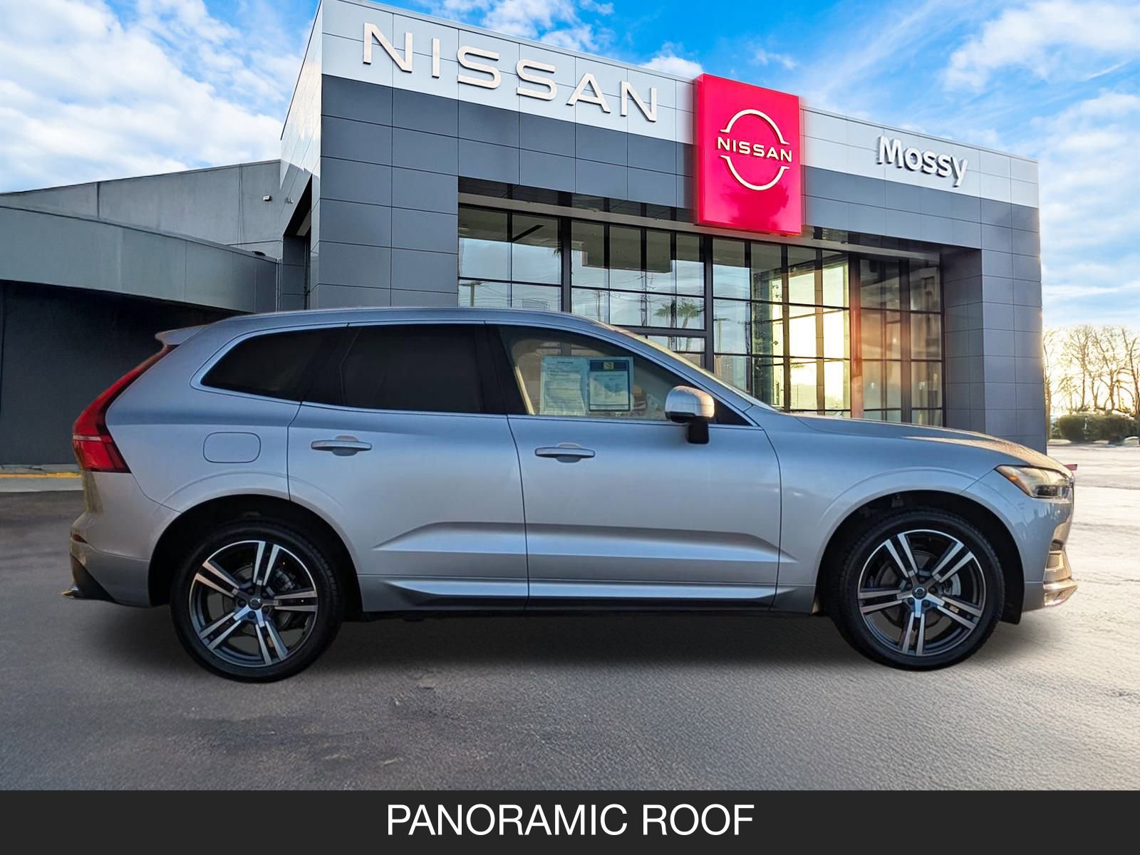 Used 2021 Volvo XC60 T5 Momentum image 6