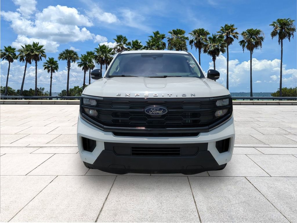 Used 2025 Ford Expedition Max Active RWD image 2