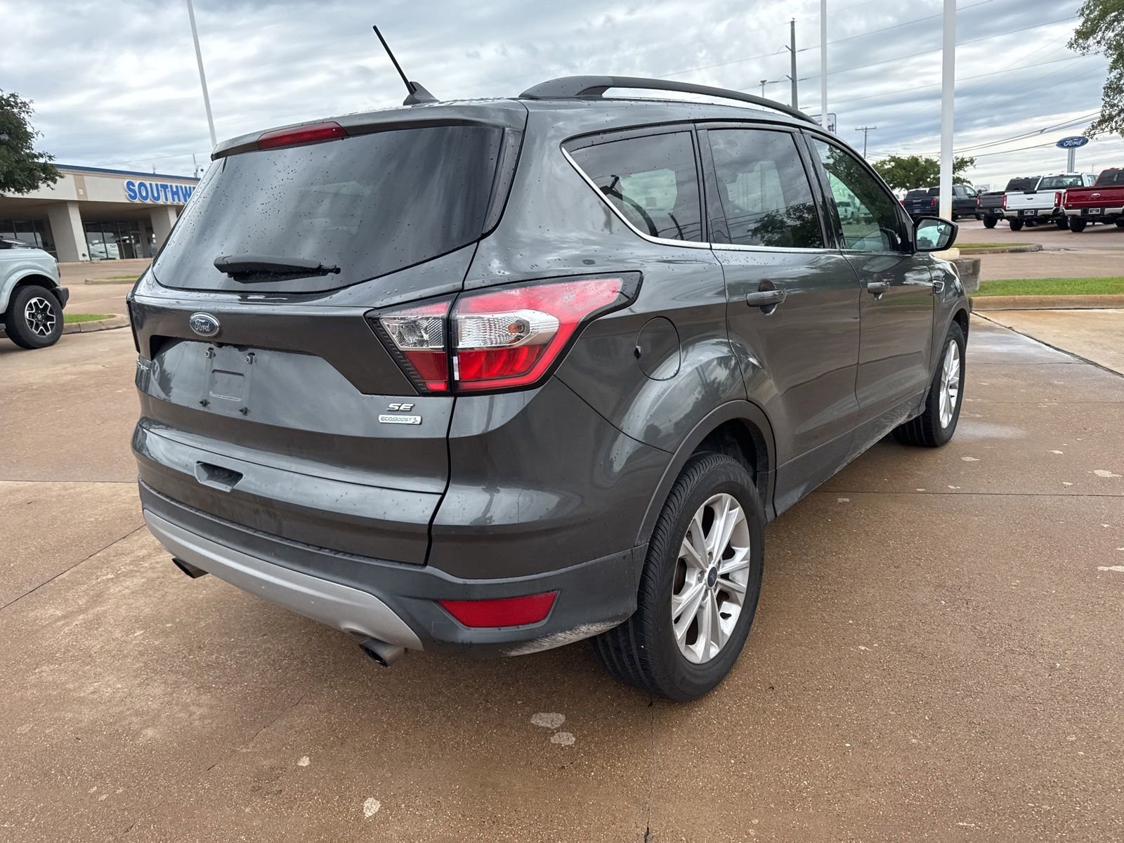 Used 2018 Ford Escape SE w/ SE Sync 3 Package FWD image 7