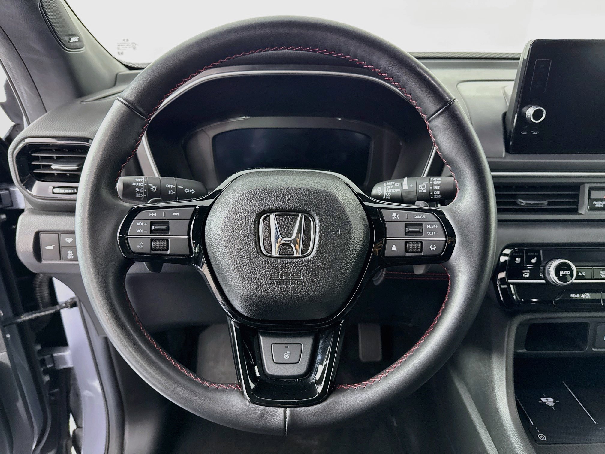 Certified 2025 Honda Pilot Black Edition image 11