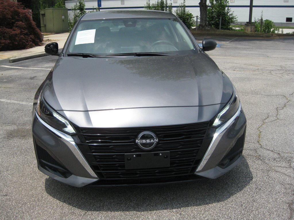 Used 2025 Nissan Altima 2.5 S FWD image 3