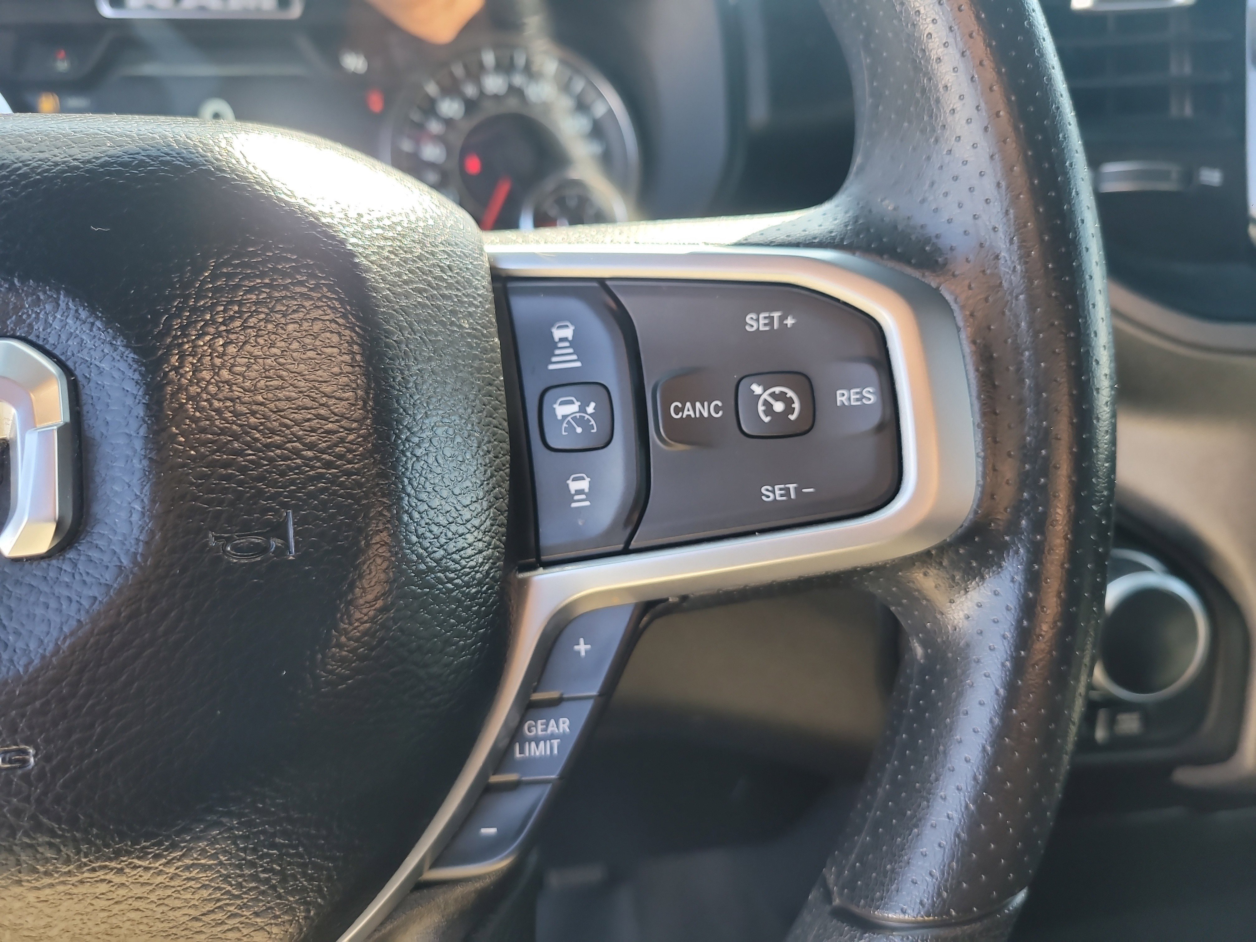 Used 2025 RAM 1500 Warlock AWD/4WD image 27