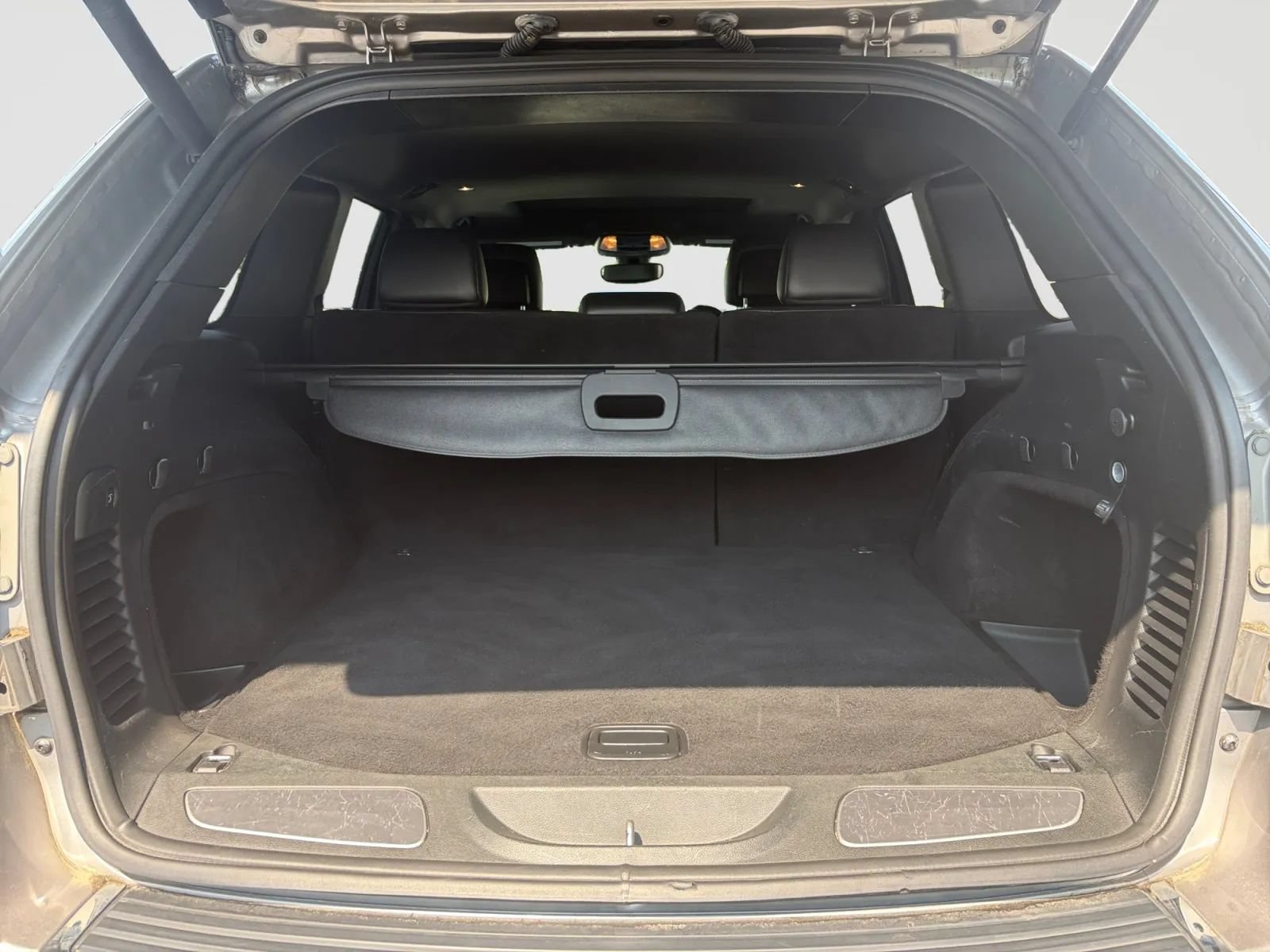 Used 2018 Jeep Grand Cherokee Limited AWD/4WD image 16