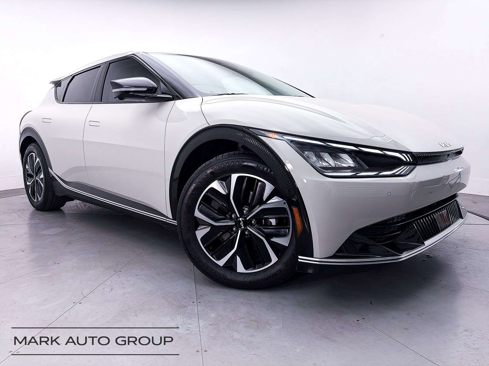 Certified 2024 Kia EV6 Wind w/ Wind Technology Package AWD/4WD image 1