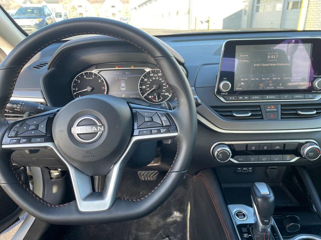 Used 2025 Nissan Altima 2.5 SR FWD image 15