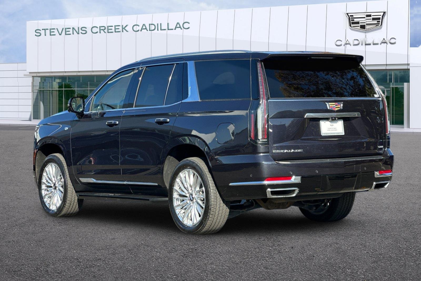 Used 2025 Cadillac Escalade Premium Luxury image 5