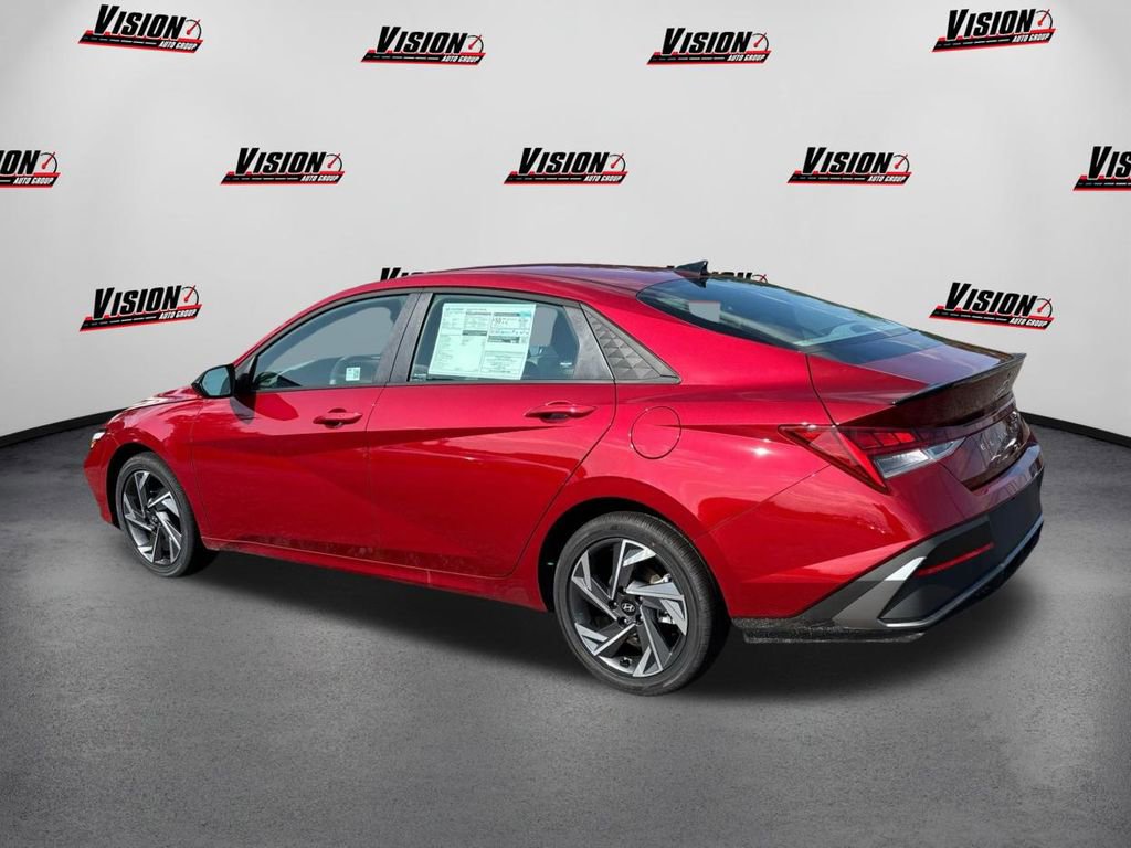 Certified 2025 Hyundai Elantra SEL image 6